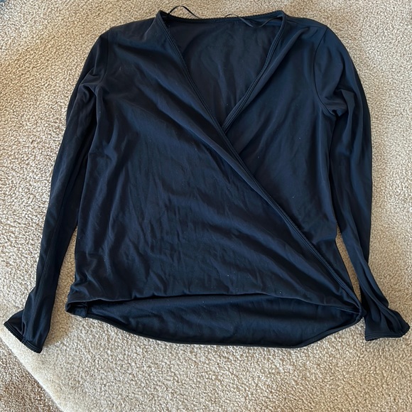 Lululemon black long sleeve - Picture 1 of 1